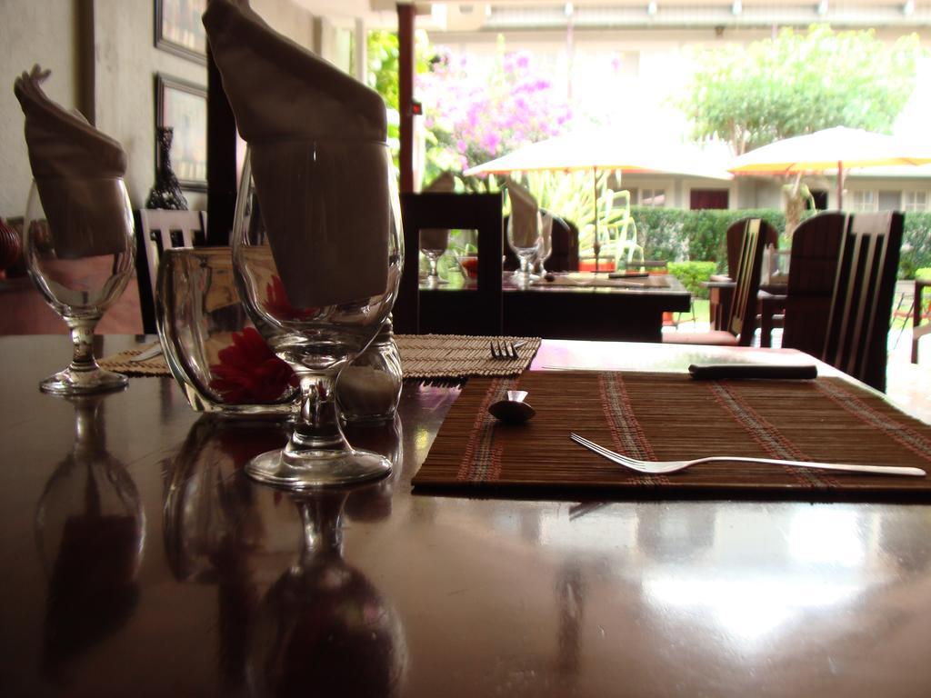 Hotel Liberia Luaran gambar